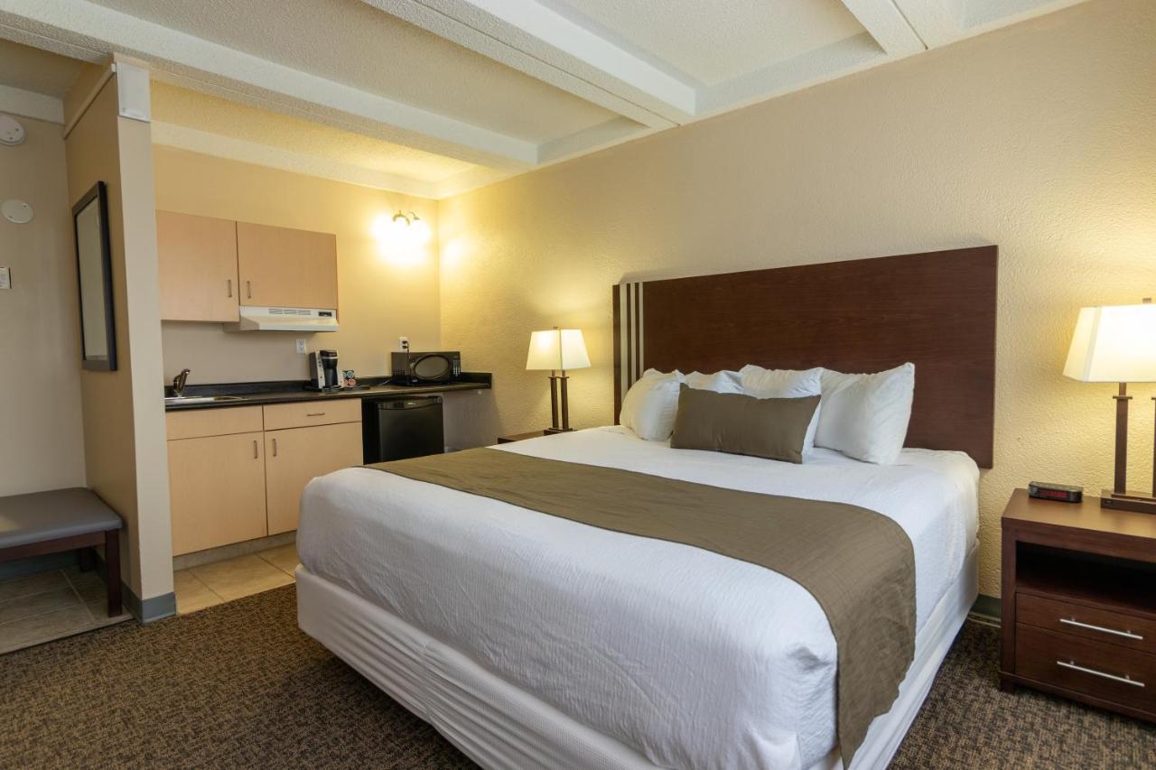 Bcm Inns Fort Mcmurray - Downtown Luaran gambar